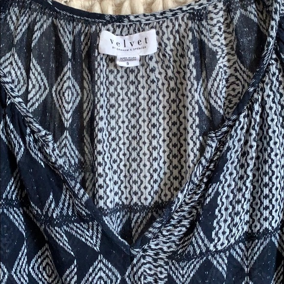 Velvet by Graham & Spencer tshirt - Picture 2 of 6